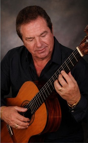 Estúdio — pose contemplativa